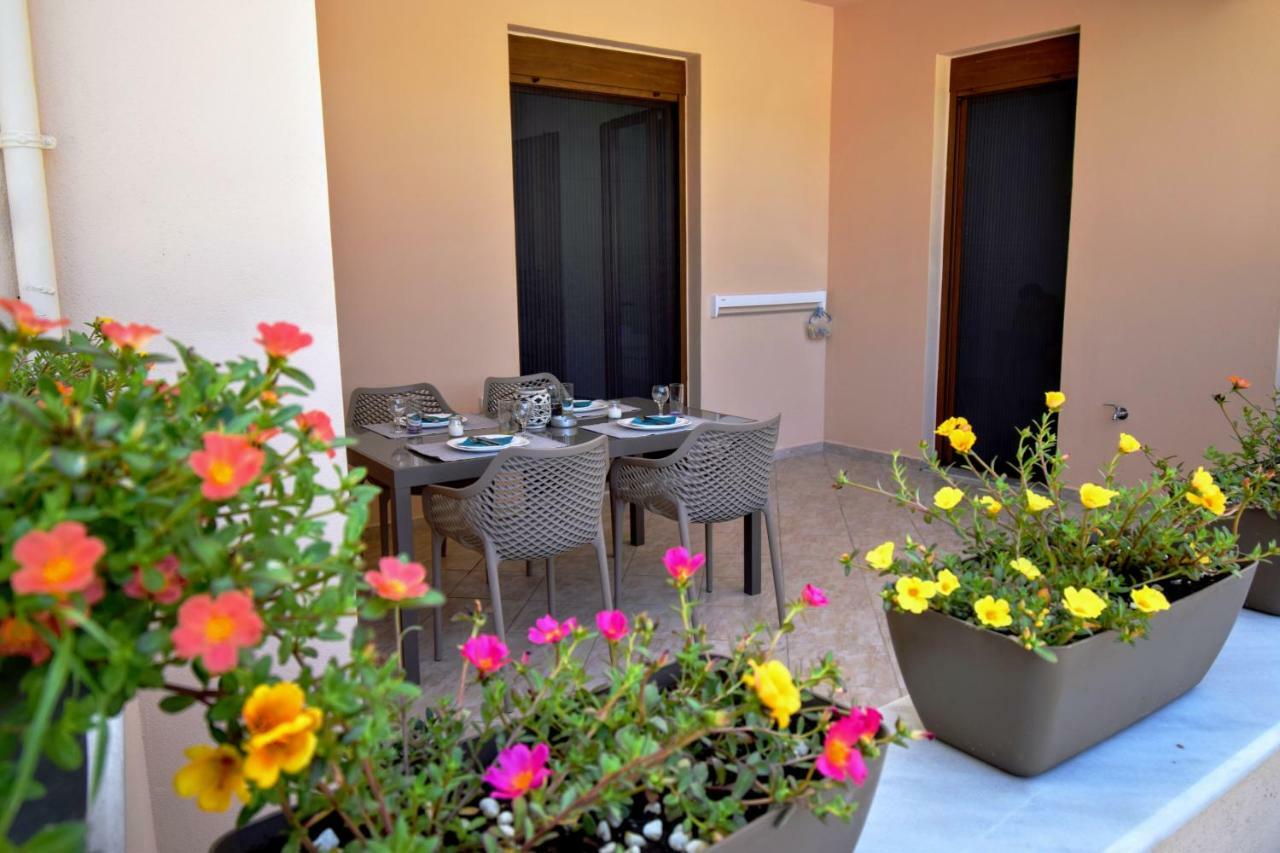 Petite palace Rétino Exterior foto